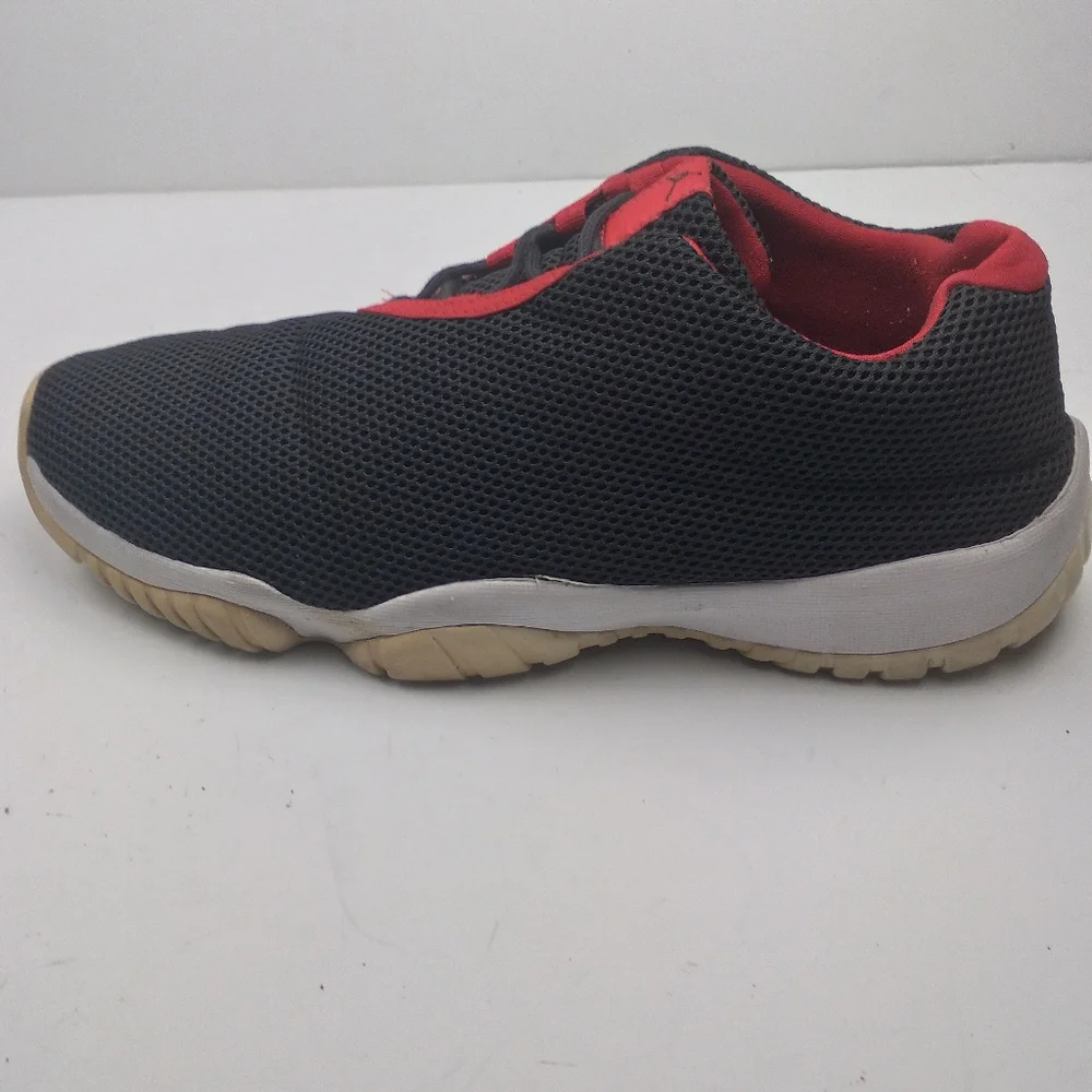 Jordan Future Black / Red size 13 low cut  Sneakers 718948-001.